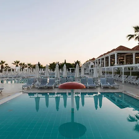 Club Tarhan Serenity Otel